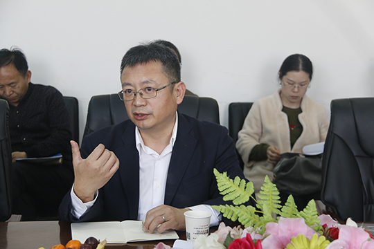 华亿(中国)一站式服务平台董事长黄道元发表讲话
