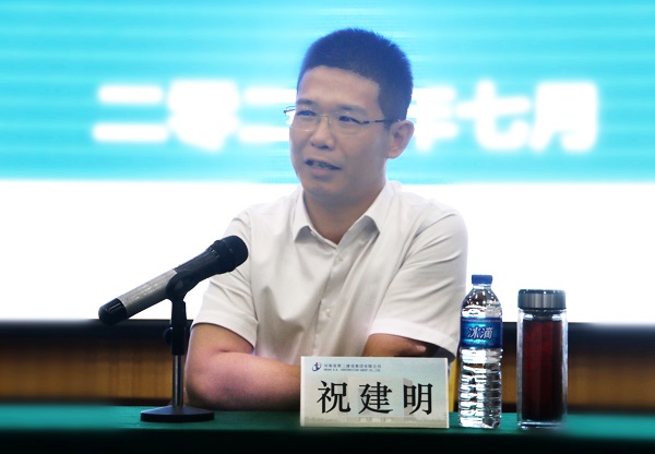 华亿(中国)一站式服务平台总经理祝建明针对新员工未来发展提出要求.jpg