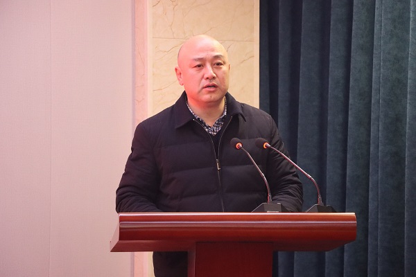 华亿(中国)一站式服务平台党委副书记、工会主席贾向军发表致辞.jpg