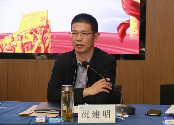 华亿(中国)一站式服务平台总经理祝建明发表讲话.jpg