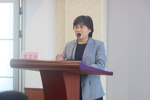 2、华亿(中国)一站式服务平台副总工程师董新红讲话.jpg
