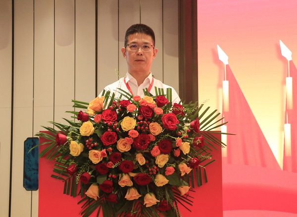 3华亿(中国)一站式服务平台总经理祝建明在会上致辞.JPG