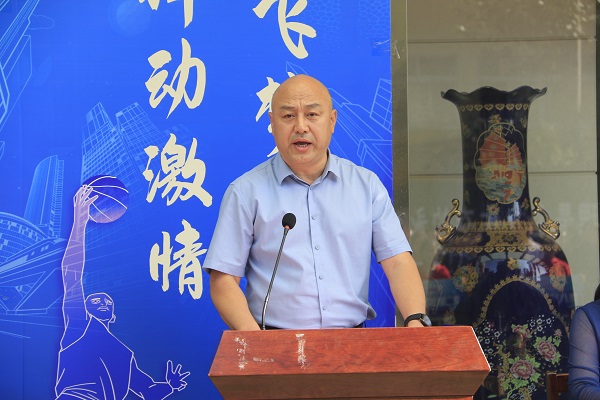 华亿(中国)一站式服务平台党委副书记、工会主席贾向军致开幕词.JPG